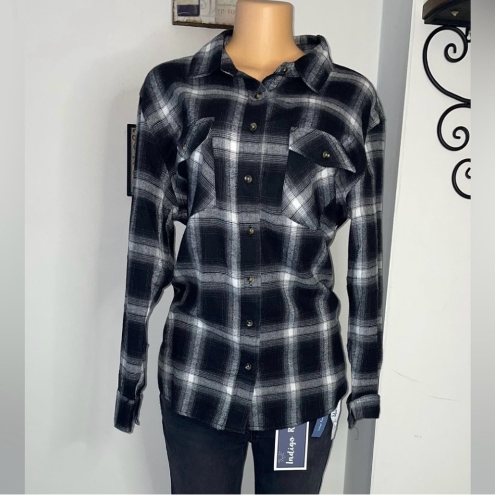 (107) WEEKENDS LONG SLEEVE PLAID SIZE L